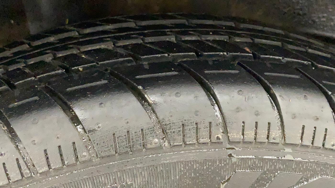 2019 Maruti New Wagon-R LXI CNG (O) 1.0, CNG, Manual, 17,531 km, Right Rear Tyre Tread