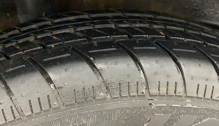 2019 Maruti New Wagon-R LXI CNG (O) 1.0, CNG, Manual, 17,531 km, Right Rear Tyre Tread