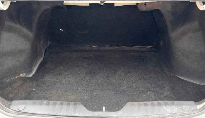 2015 Maruti Ciaz VDI+ SHVS, Diesel, Manual, 1,21,686 km, Boot Inside