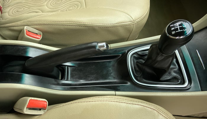 2015 Maruti Ciaz VDI+ SHVS, Diesel, Manual, 1,21,686 km, Gear Lever