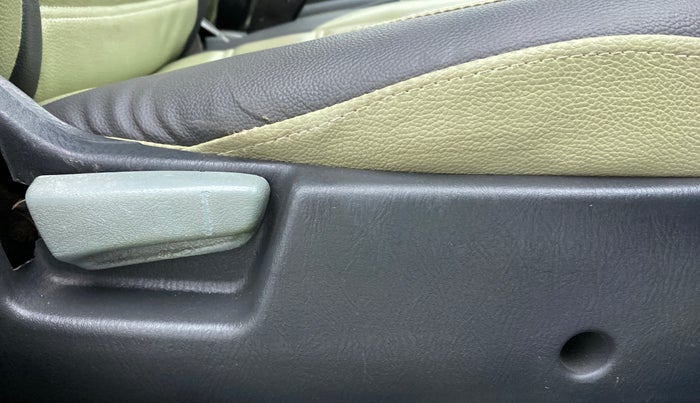 2013 Maruti Alto K10 LXI P, Petrol, Manual, 1,13,889 km, Driver Side Adjustment Panel