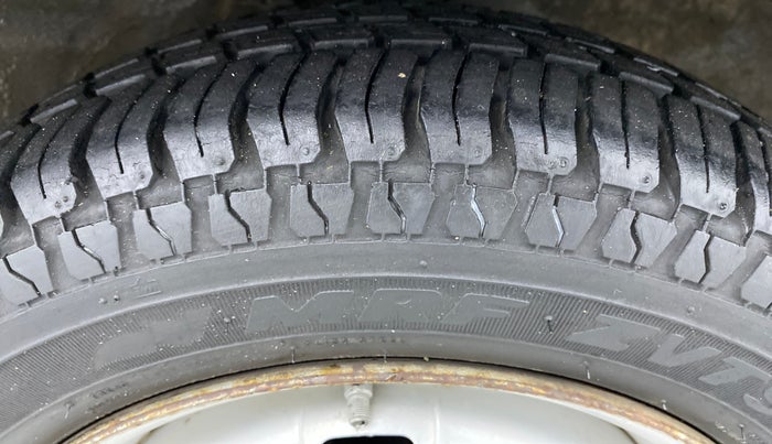 2013 Maruti Alto K10 LXI P, Petrol, Manual, 1,13,889 km, Right Front Tyre Tread