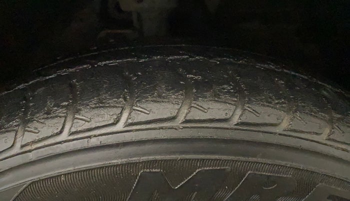 2016 Maruti Celerio VXI AMT, Petrol, Automatic, 48,902 km, Right Front Tyre Tread