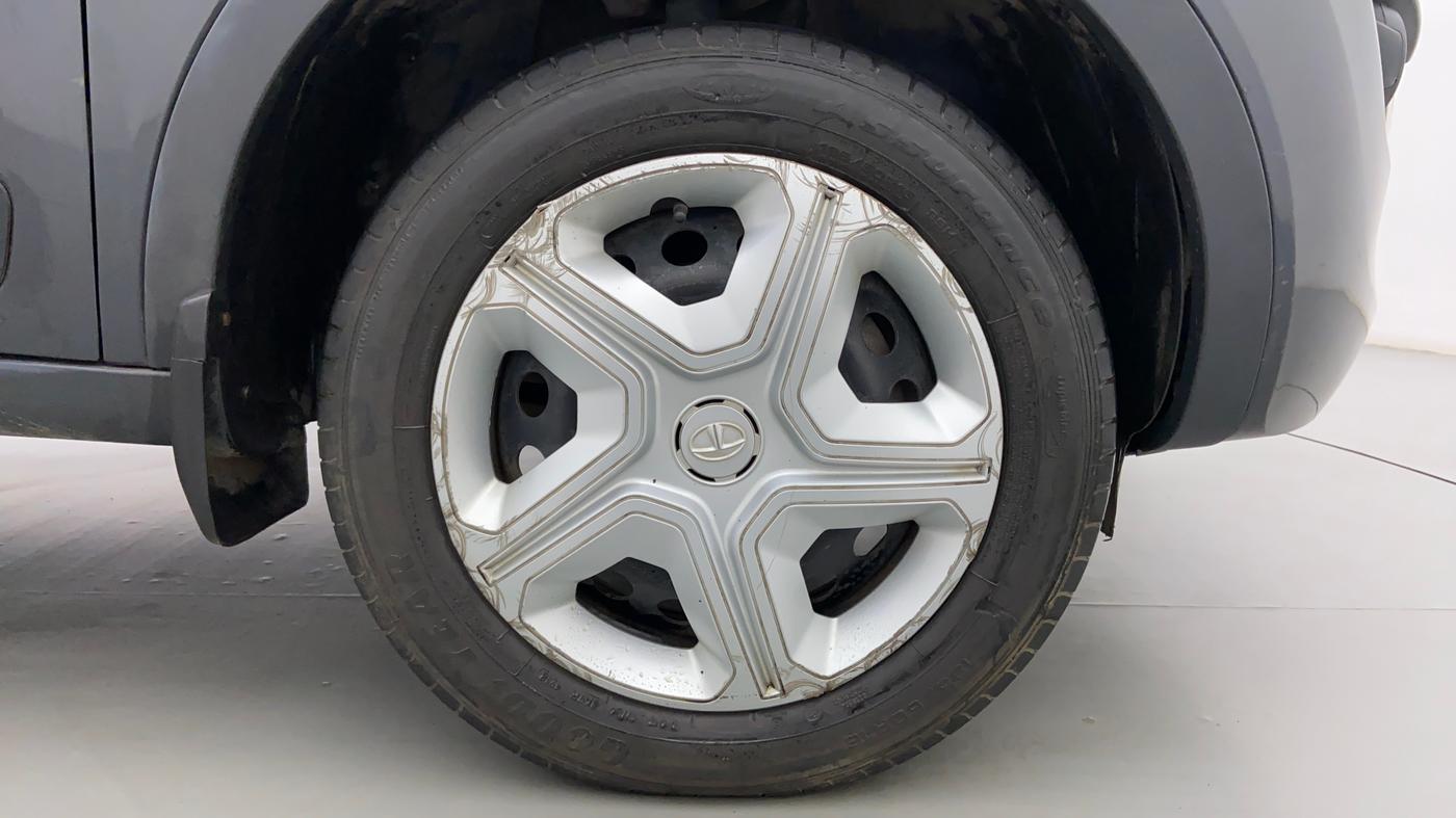 2018 Tata NEXON XE, Petrol, Manual, 24,464 km, Right Front Wheel