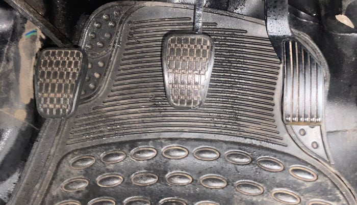 2018 Tata NEXON XE, Petrol, Manual, 24,464 km, Pedals