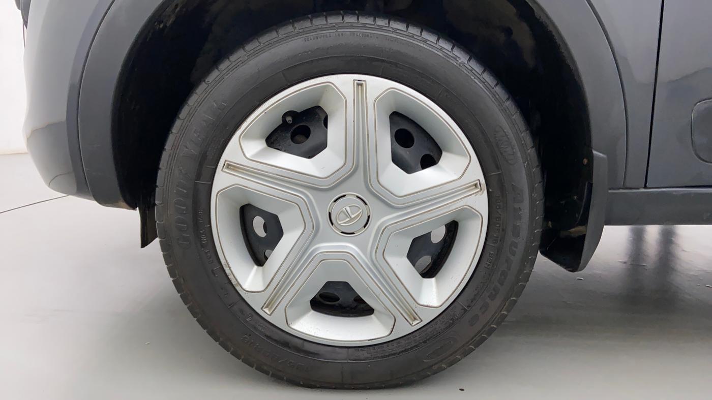 2018 Tata NEXON XE, Petrol, Manual, 24,464 km, Left Front Wheel