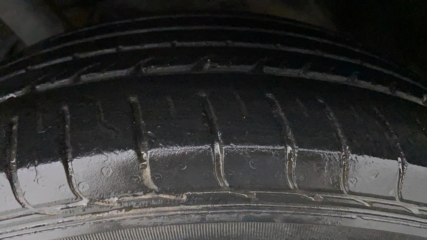 2018 Tata NEXON XE, Petrol, Manual, 24,464 km, Left Front Tyre Tread