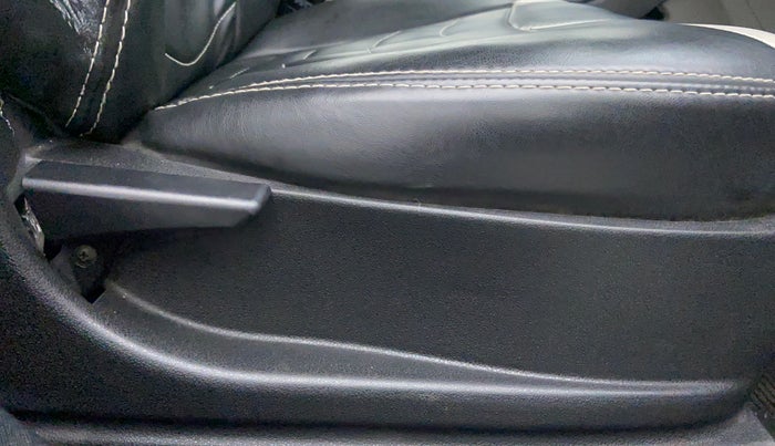 2018 Tata NEXON XE, Petrol, Manual, 24,464 km, Driver Side Adjustment Panel