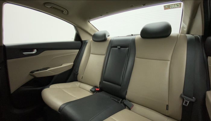 2018 Hyundai Verna 1.6 VTVT SX (O) AT, Petrol, Automatic, 1,13,578 km, Right Side Rear Door Cabin