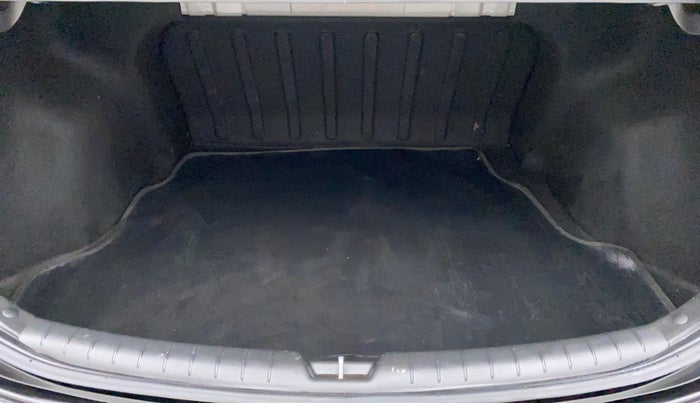 2018 Hyundai Verna 1.6 VTVT SX (O) AT, Petrol, Automatic, 1,13,578 km, Boot Inside