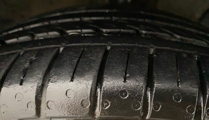 2018 Hyundai Verna 1.6 VTVT SX (O) AT, Petrol, Automatic, 1,13,578 km, Right Front Tyre Tread