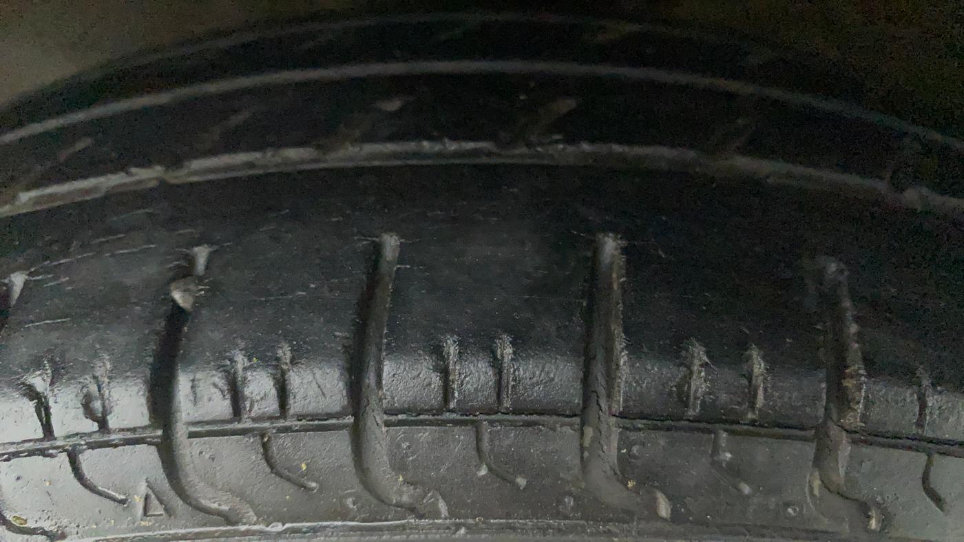 2016 Maruti Alto 800 VXI, Petrol, Manual, 31,503 km, Left Front Tyre Tread
