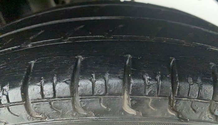 2016 Maruti Alto 800 VXI, Petrol, Manual, 31,503 km, Left Rear Tyre Tread
