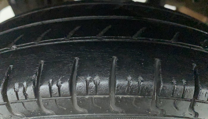 2016 Maruti Alto 800 VXI, Petrol, Manual, 31,503 km, Right Rear Tyre Tread