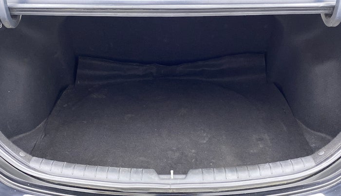 2019 Hyundai Verna 1.6 VTVT SX, Petrol, Manual, 29,095 km, Boot Inside