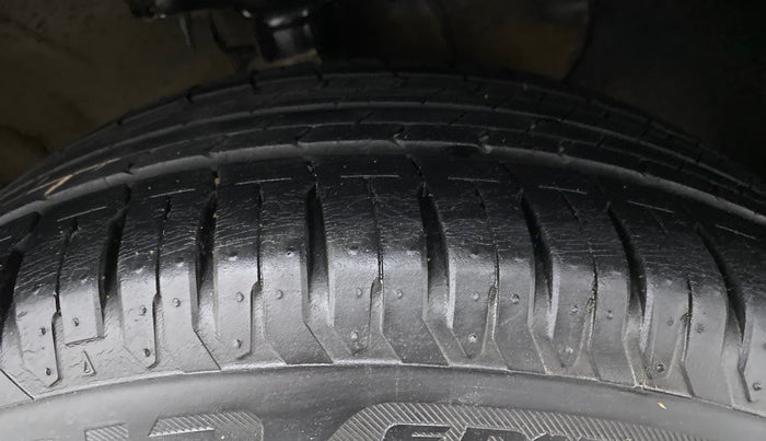 2019 Hyundai Verna 1.6 VTVT SX, Petrol, Manual, 29,095 km, Right Front Tyre Tread