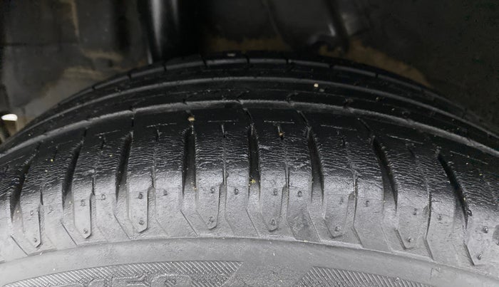 2019 Hyundai Verna 1.6 VTVT SX, Petrol, Manual, 29,095 km, Right Rear Tyre Tread
