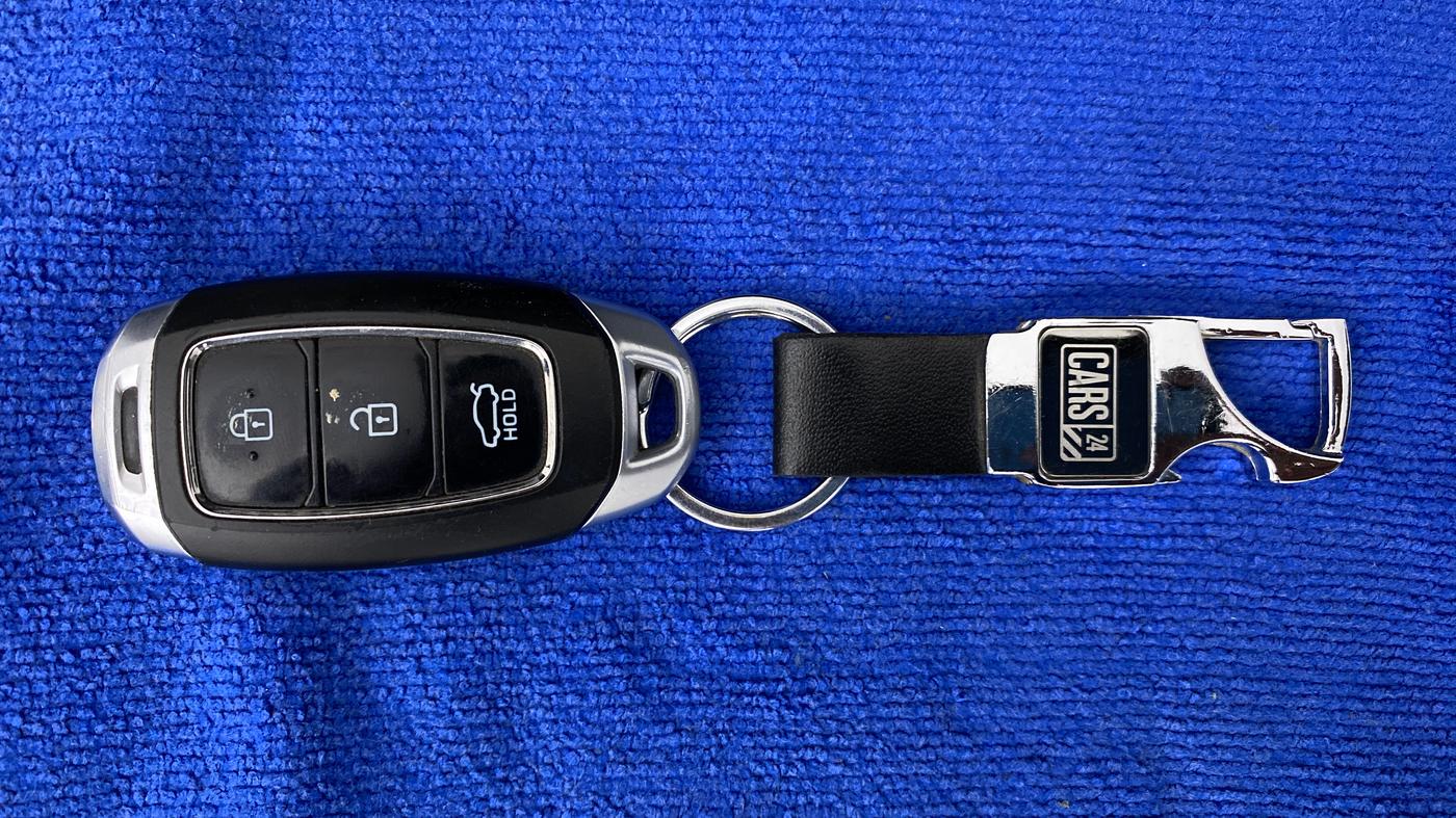 2019 Hyundai Verna 1.6 VTVT SX, Petrol, Manual, 29,095 km, Key Close Up