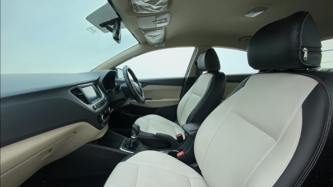 2019 Hyundai Verna 1.6 VTVT SX, Petrol, Manual, 29,095 km, Right Side Front Door Cabin