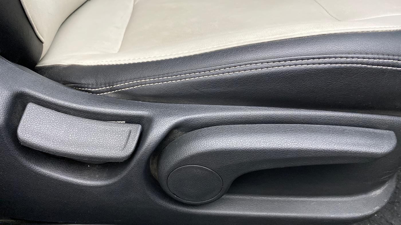 2019 Hyundai Verna 1.6 VTVT SX, Petrol, Manual, 29,095 km, Driver Side Adjustment Panel