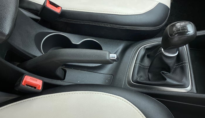 2019 Hyundai Verna 1.6 VTVT SX, Petrol, Manual, 29,095 km, Gear Lever