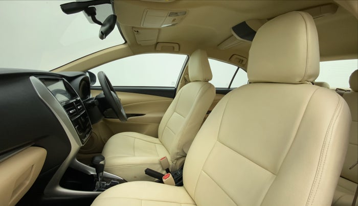 2018 Toyota YARIS V CVT, Petrol, Automatic, 27,748 km, Right Side Front Door Cabin