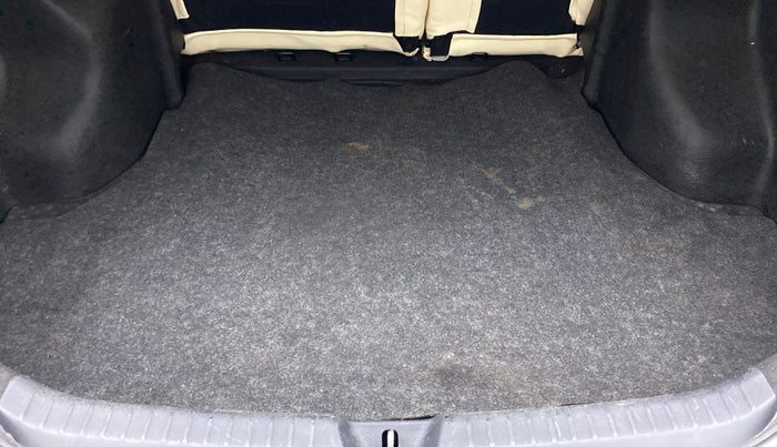 2018 Toyota YARIS V CVT, Petrol, Automatic, 27,748 km, Boot Inside