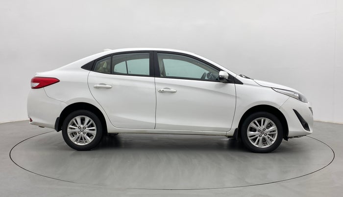 2018 Toyota YARIS V CVT, Petrol, Automatic, 27,748 km, Right Side View