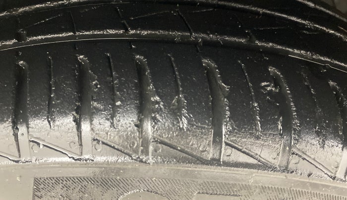 2022 Hyundai GRAND I10 NIOS SPORTZ 1.2 KAPPA VTVT CNG, CNG, Manual, 53,518 km, Right Front Tyre Tread