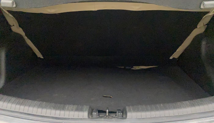 2018 Hyundai Grand i10 MAGNA 1.2 KAPPA VTVT, Petrol, Manual, 45,213 km, Boot Inside