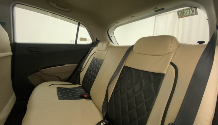 2018 Hyundai Grand i10 MAGNA 1.2 KAPPA VTVT, Petrol, Manual, 45,213 km, Right Side Rear Door Cabin