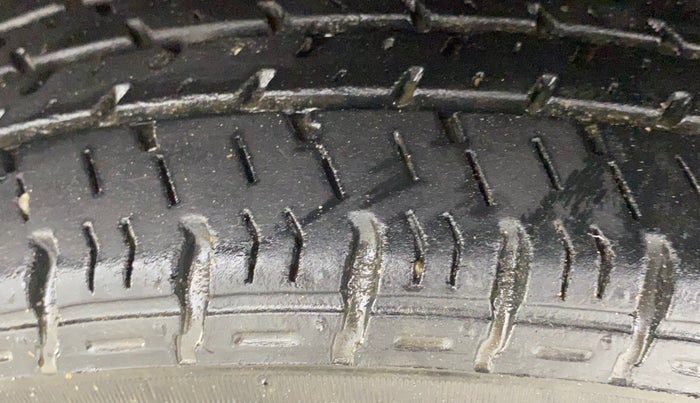 2018 Maruti Alto K10 VXI, Petrol, Manual, 47,367 km, Left Front Tyre Tread