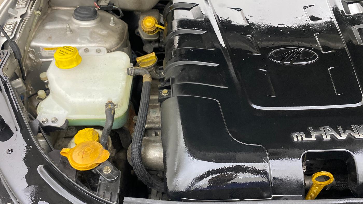 2019 Mahindra XUV500 W7, Diesel, Manual, 45,911 km, Engine View - Right
