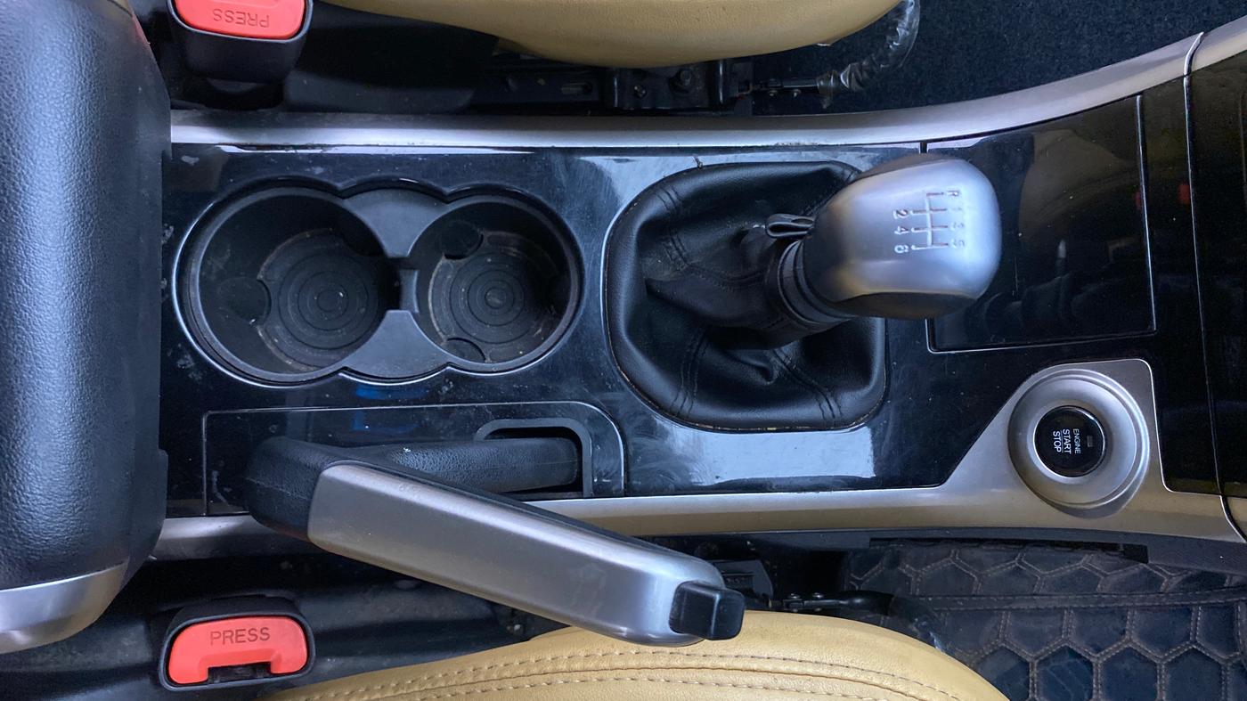 2019 Mahindra XUV500 W7, Diesel, Manual, 45,911 km, Gear Lever