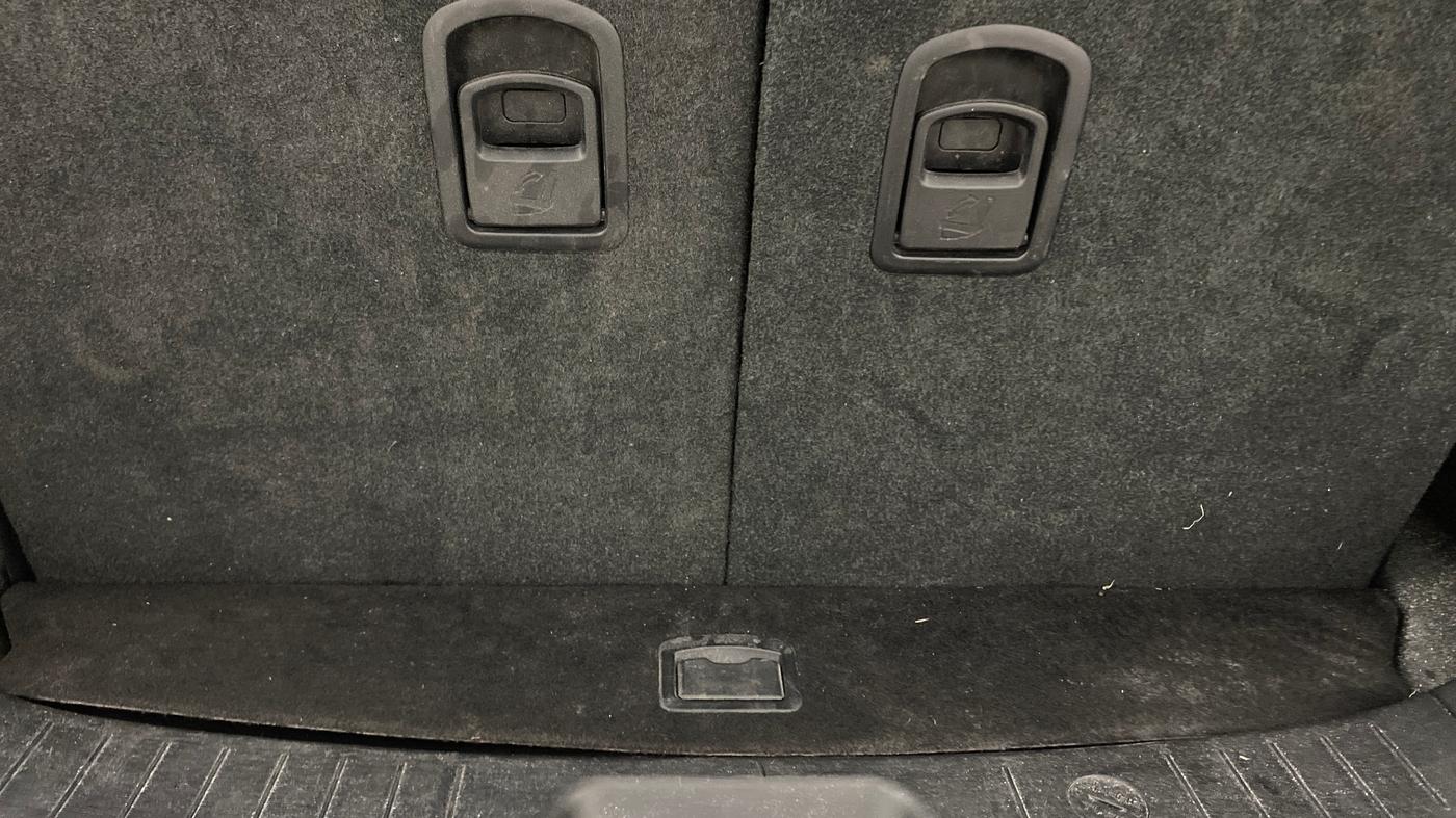 2019 Mahindra XUV500 W7, Diesel, Manual, 45,911 km, Boot Inside