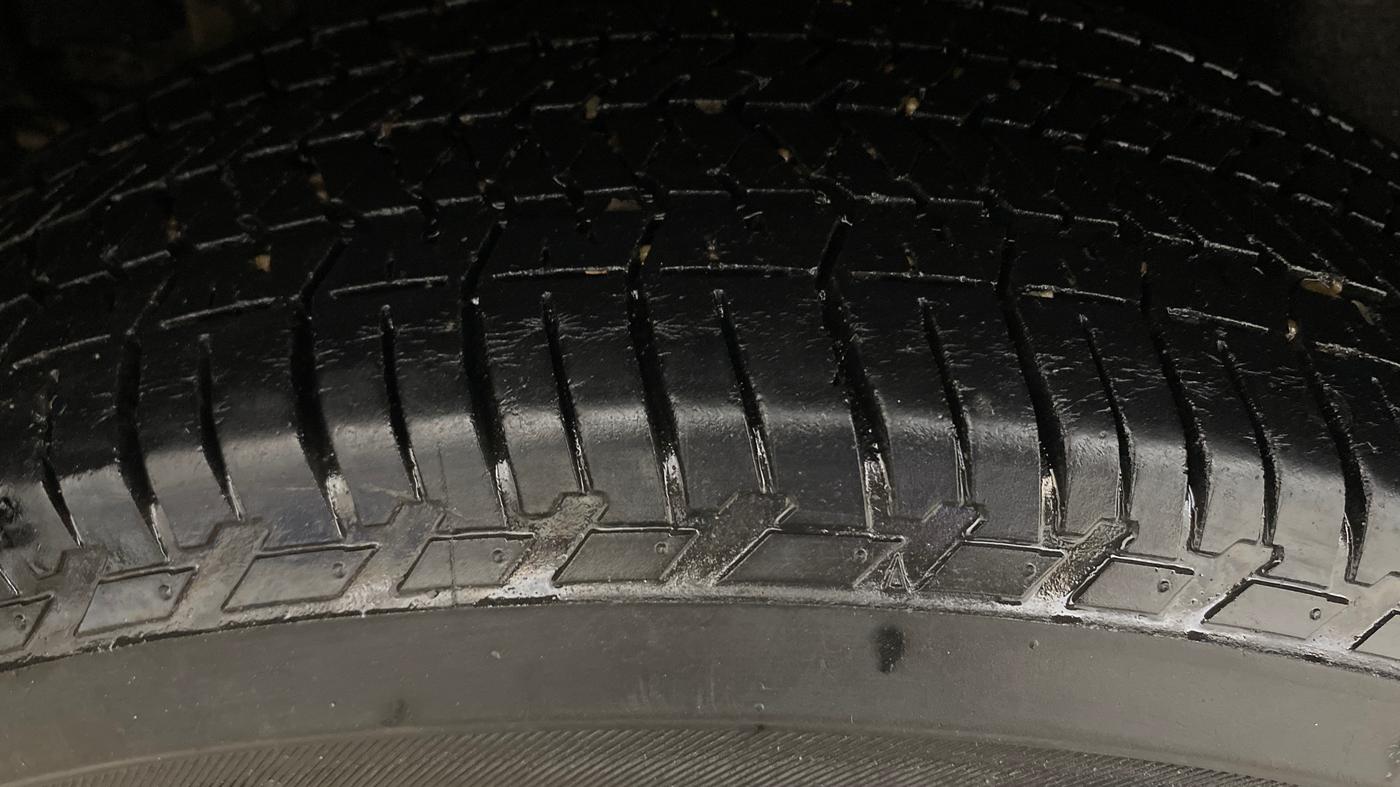 2019 Mahindra XUV500 W7, Diesel, Manual, 45,911 km, Right Rear Tyre Tread