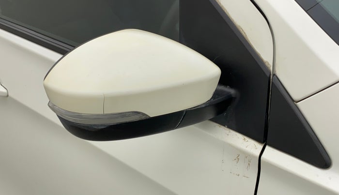 2017 Tata Tiago XZA PETROL, Petrol, Automatic, 31,975 km, Right rear-view mirror - Cover has minor damage