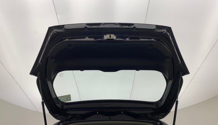 2015 Maruti Swift VXI, Petrol, Manual, 40,861 km, Boot Door Open
