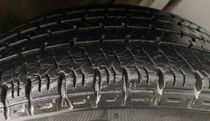 2016 Maruti Alto K10 VXI, Petrol, Manual, 15,446 km, Left Rear Tyre Tread