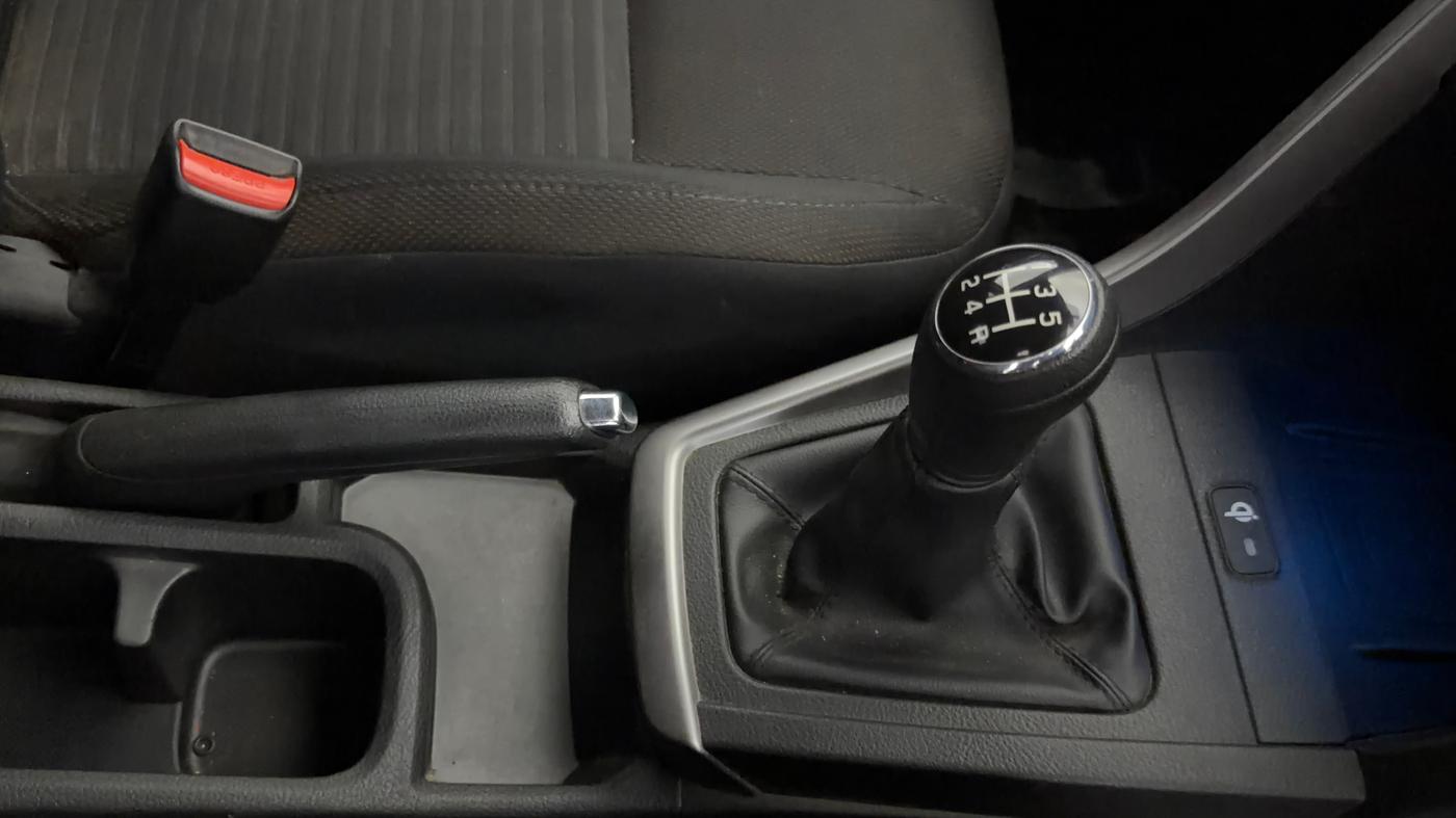 2022 Maruti BREZZA ZXI + SMART HYBRID DUAL TONE, Petrol, Manual, 15,752 km, Gear Lever