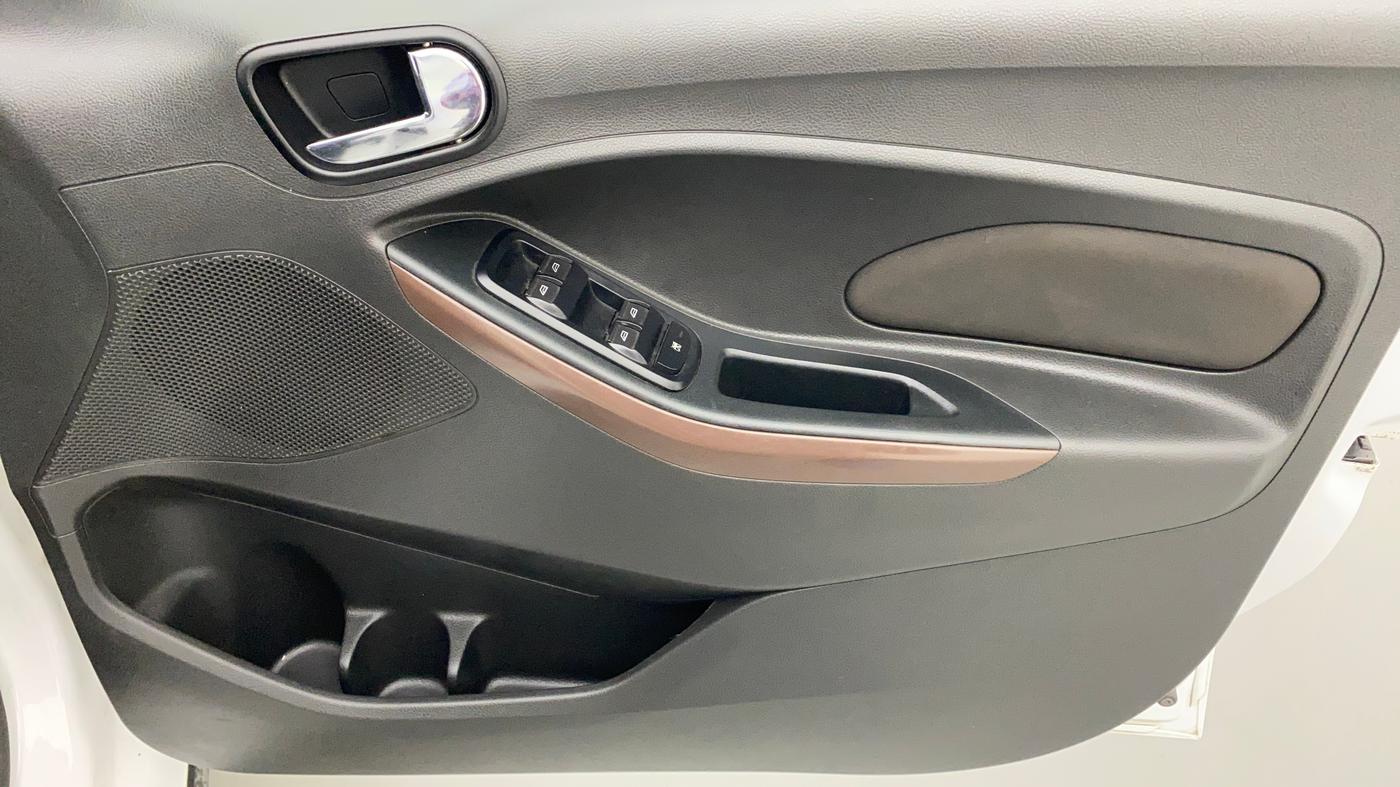 2018 Ford FREESTYLE TITANIUM 1.2 TI-VCT MT, Petrol, Manual, 16,203 km, Driver Side Door Panels Control