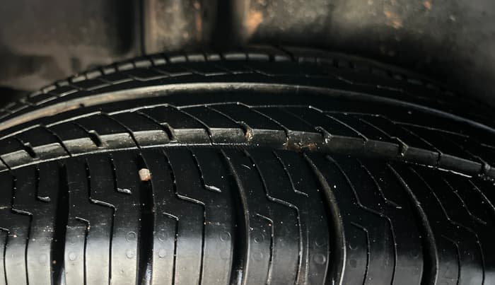 2018 Maruti Ciaz ZETA AT 1.5  SHVS PETROL, Petrol, Automatic, 93,414 km, Right Rear Tyre Tread