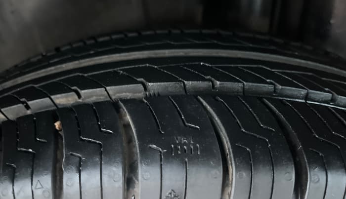 2018 Maruti Ciaz ZETA AT 1.5  SHVS PETROL, Petrol, Automatic, 93,414 km, Left Rear Tyre Tread