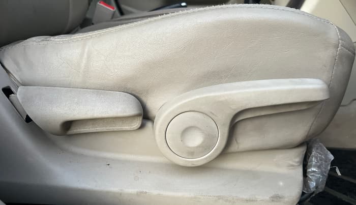 2018 Maruti Ciaz ZETA AT 1.5  SHVS PETROL, Petrol, Automatic, 93,414 km, Driver Side Adjustment Panel