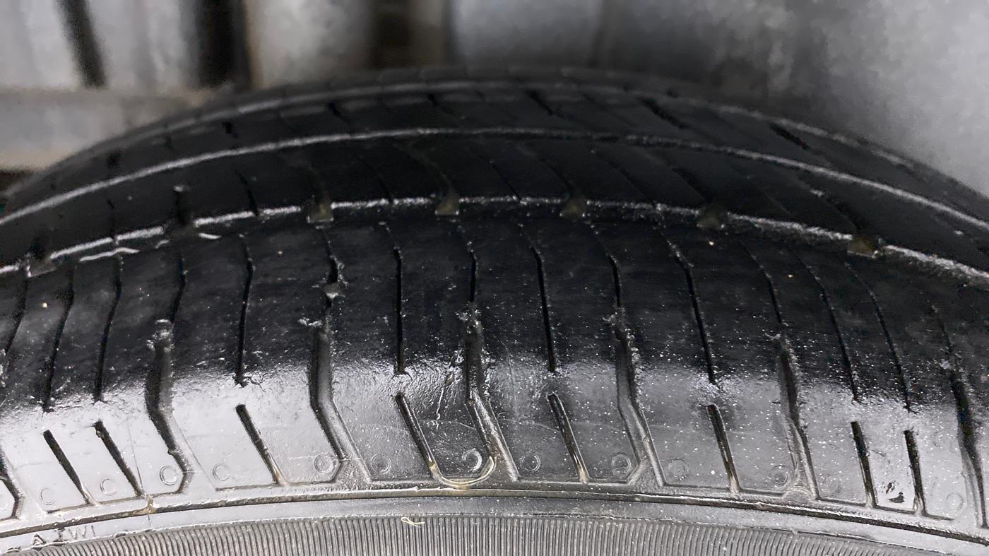 2015 Maruti Swift VDI ABS, Diesel, Manual, 75,447 km, Right Rear Tyre Tread