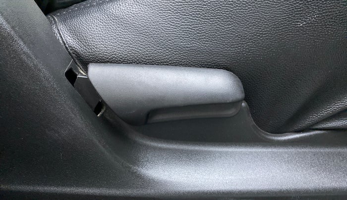 2021 Maruti Vitara Brezza VXI, Petrol, Manual, 24,390 km, Driver Side Adjustment Panel