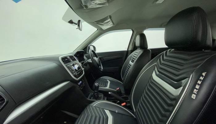2021 Maruti Vitara Brezza VXI, Petrol, Manual, 24,390 km, Right Side Front Door Cabin