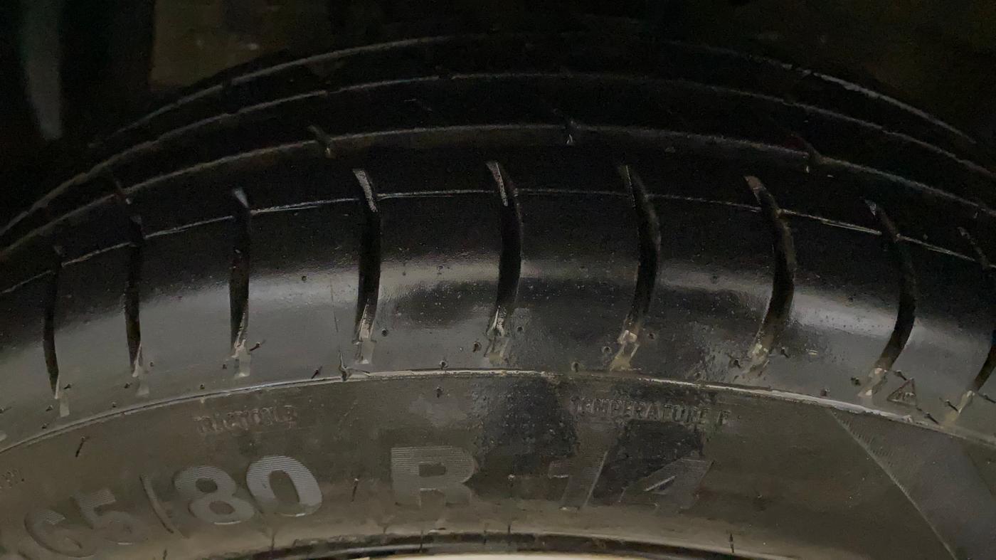 2016 Maruti Swift VXI, Petrol, Manual, 64,828 km, Left Front Tyre Tread