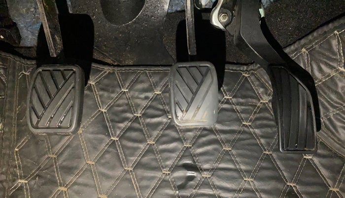 2016 Maruti Swift VXI, Petrol, Manual, 64,708 km, Pedals