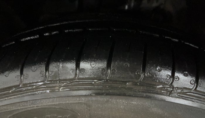 2018 Ford FREESTYLE TITANIUM 1.2 PETROL, Petrol, Manual, 56,238 km, Left Front Tyre Tread